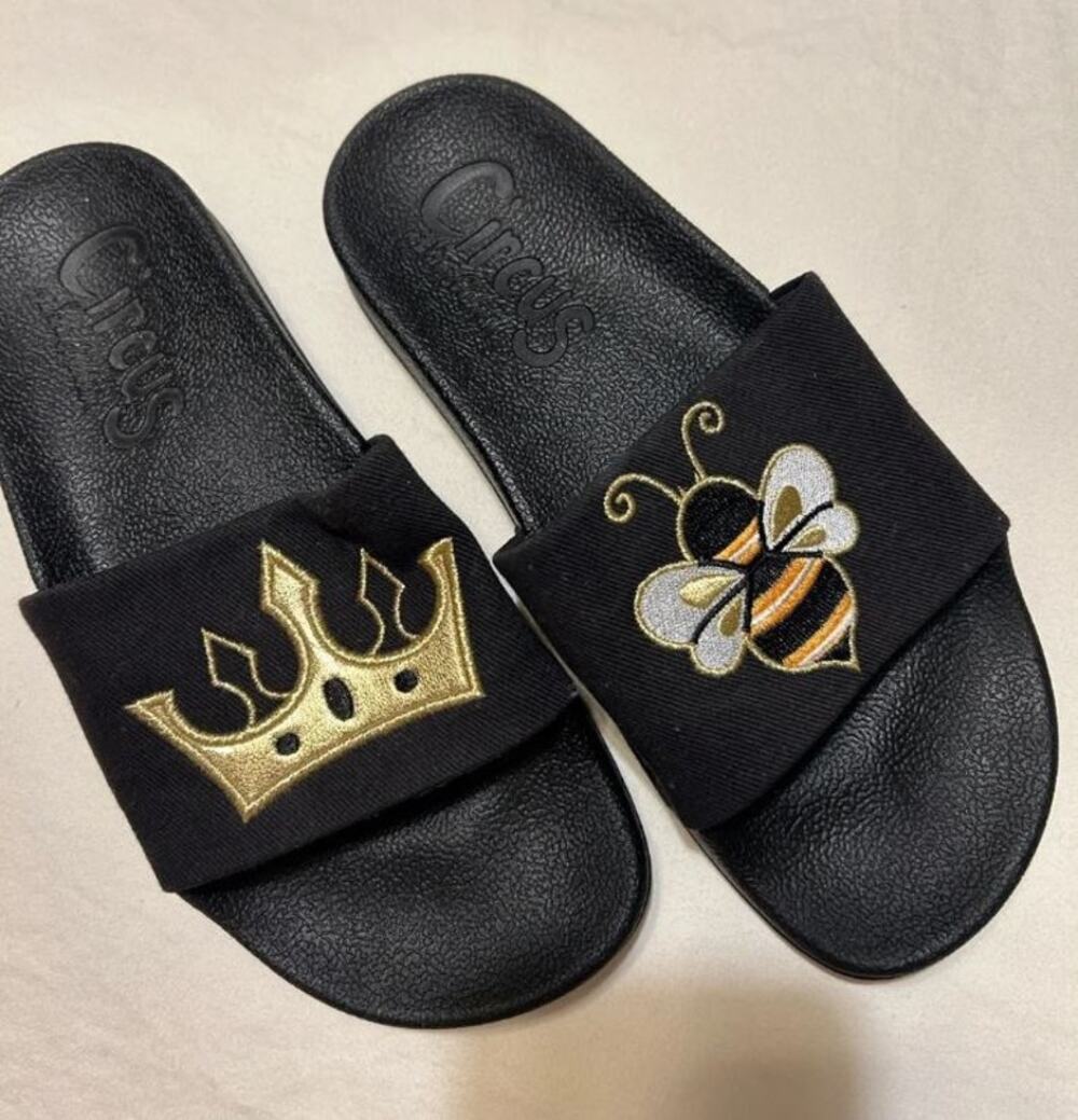 CIRCUS By Sam Edelman FLYNN Womens Size 7 Black QUEEN Bee Embroidered Slides
